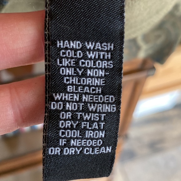 Classic “Carole Little” Wool Vee-neck Cardigan in Paisley Print -Size Large - Picture 5 of 7